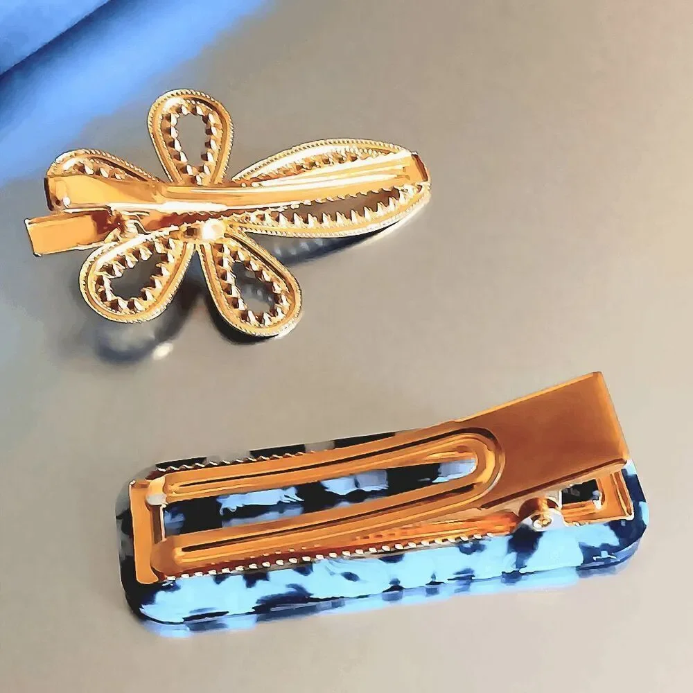 Two Piece Flower and Clip Accessory Set